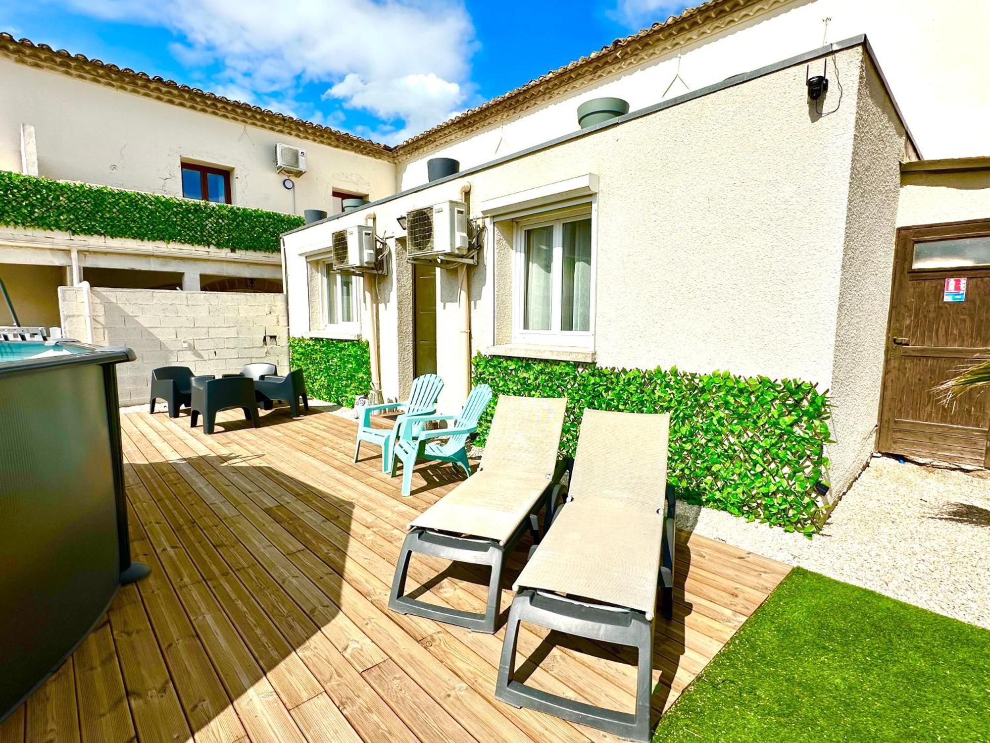 Les Appartements Du Mas - Rose Marie Aigues-Mortes Exterior photo