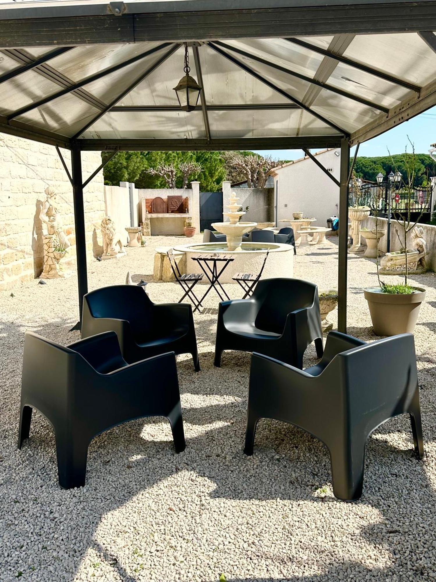 Les Appartements Du Mas - Rose Marie Aigues-Mortes Exterior photo