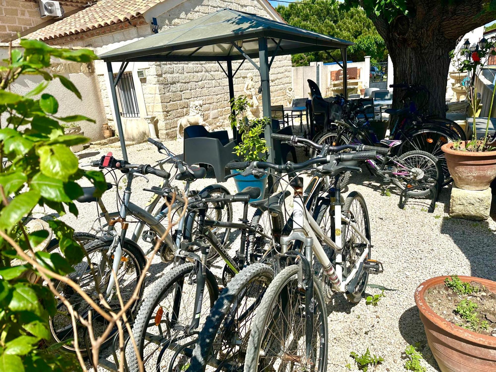Les Appartements Du Mas - Rose Marie Aigues-Mortes Exterior photo